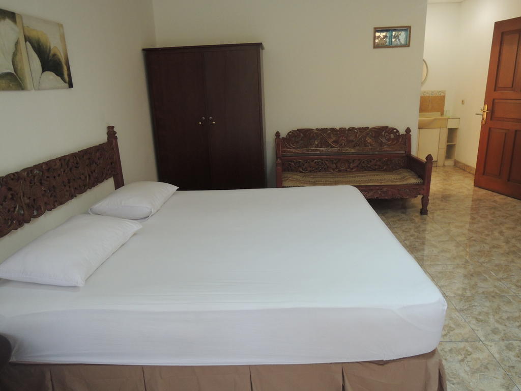 Rumah Polonia Guest House Giacarta Esterno foto