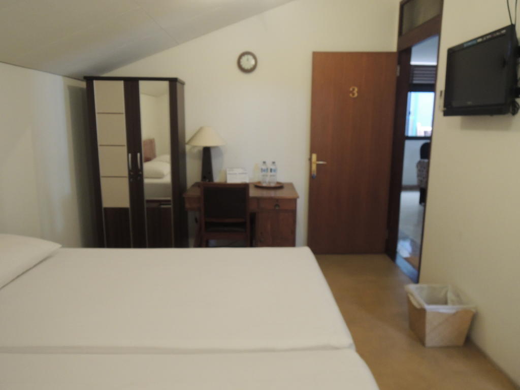 Rumah Polonia Guest House Giacarta Camera foto