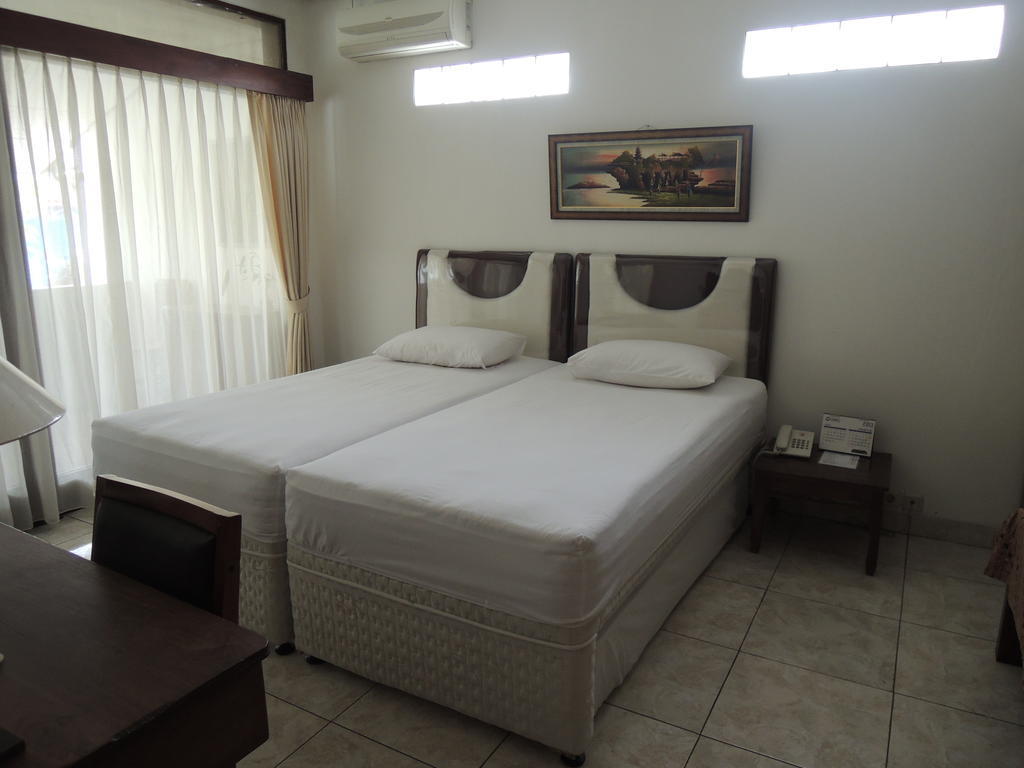 Rumah Polonia Guest House Giacarta Esterno foto